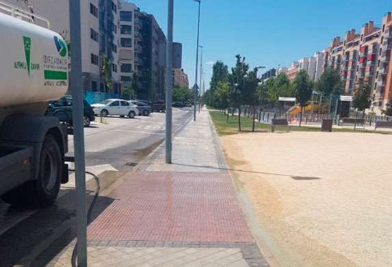 Rivamadrid se refuerza en verano para mantener las calles en perfecto estado
