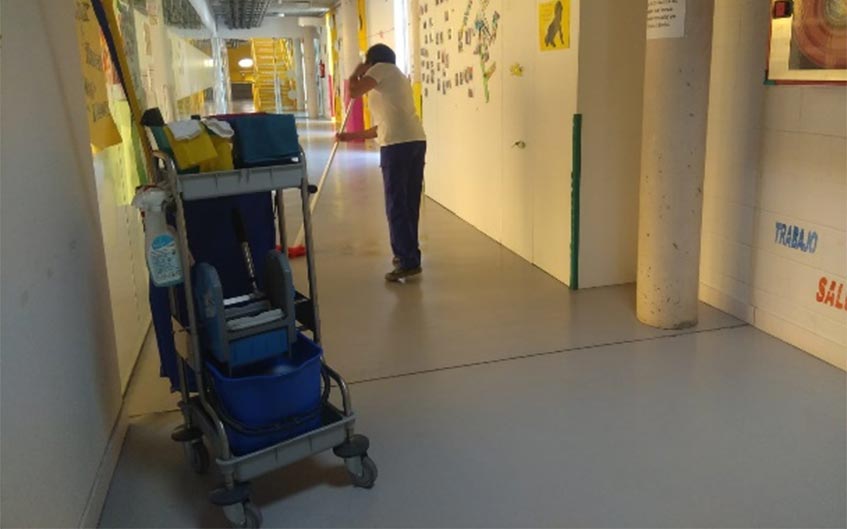 La empresa municipal Rivamadrid ha reforzado sus labores de limpieza y desinfección en los centros de infantil y primaria